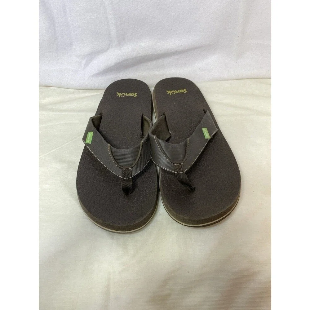Sanuk Men's Flip Flops Sandals Shoes size 6/7 Brown Thongs Open Toe
